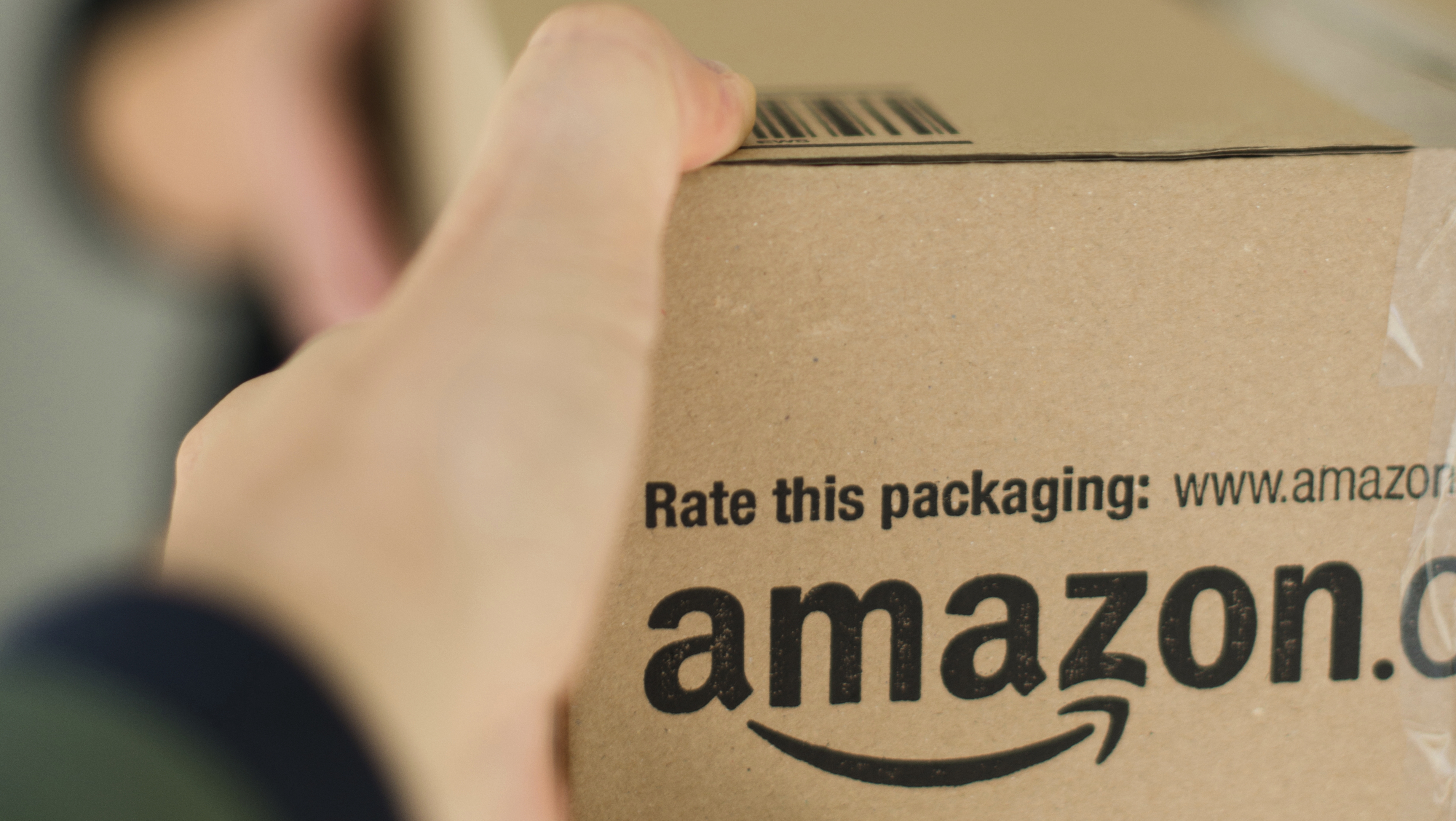 Amazon отчете най-успешния си сезон - Economy.bg