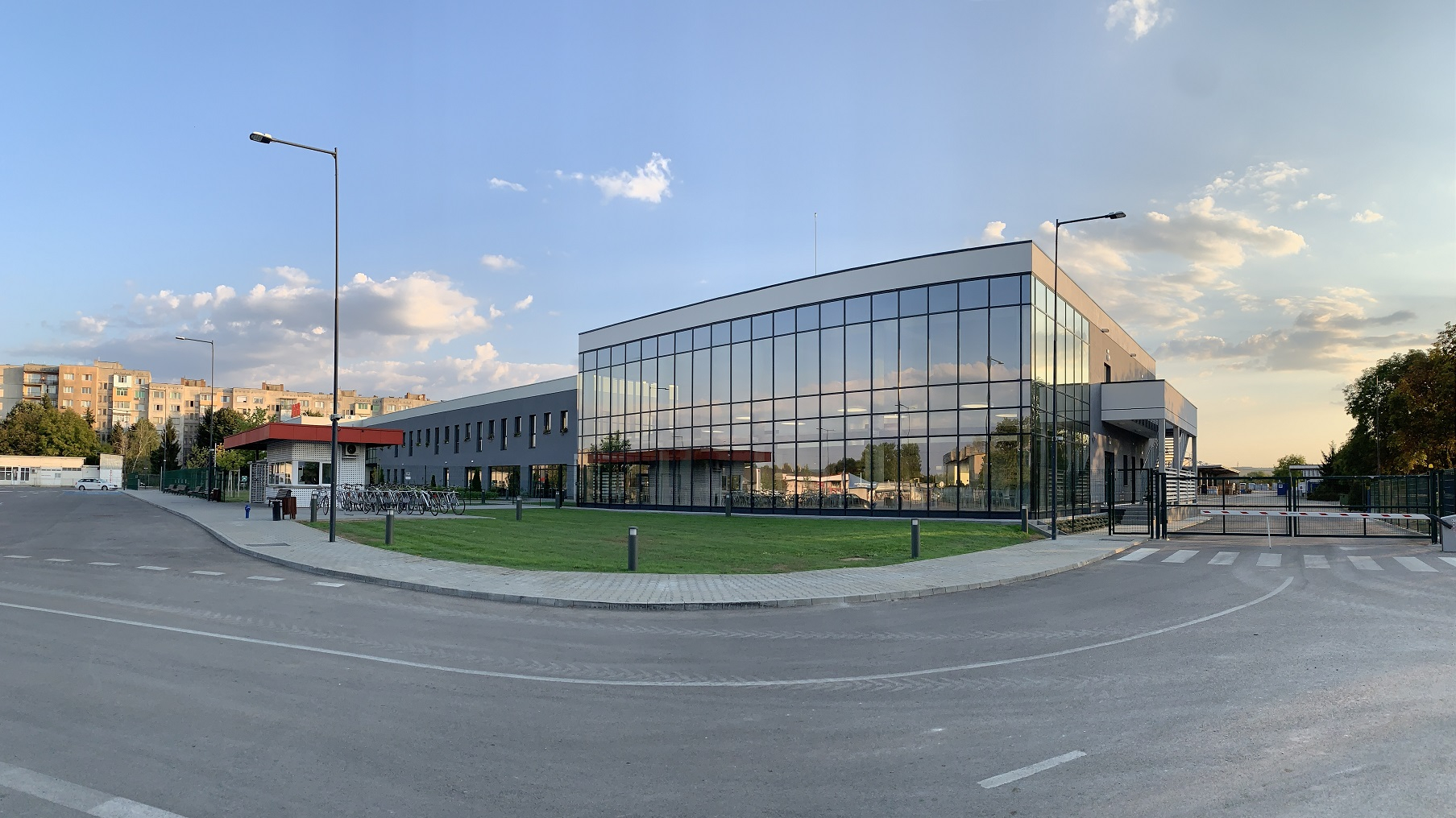 Хитачи Енерджи България разширява завода си в Севлиево - Economy.bg