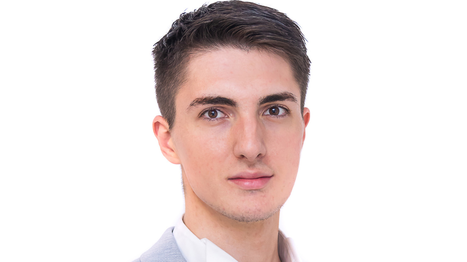 Как започнах първа работа Иван Цветков, Адрес недвижими имоти Economy.bg